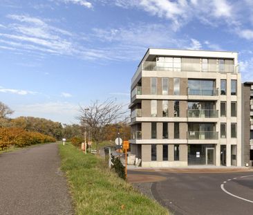 Penthouse met 1slpk en riant terras en ond. berging - Photo 2