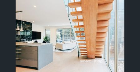 Fully Furnished Stunning Family Home in Prime Location - Photo 4