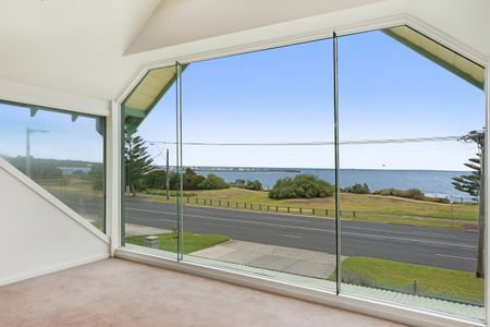 29 Beach Road, Hampton VIC 3188 - House For Rent | Domain - Photo 5
