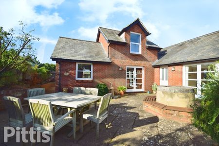 3 bedroom detached house to rent - Photo 3