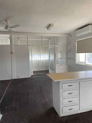 1/11 West Beach Road - Photo 2