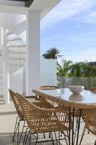 2 bedroom luxury penthouse for rent in Estepona, Andalusia - Photo 4