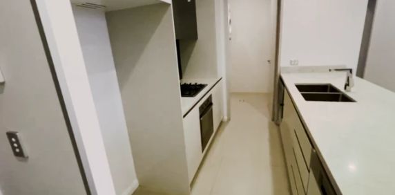 3 bed 2 bath*838 - Photo 2