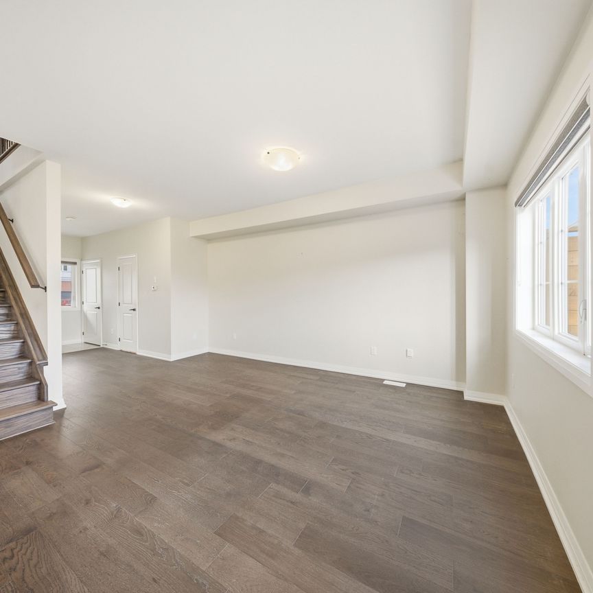 For Lease - 44 Lahey Crescent, Penetanguishene, Ontario - Photo 1