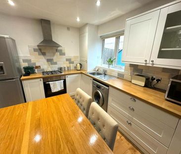 2 bedroom semi-detached bungalow to rent - Photo 3