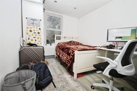 3 bedroom apartment to rent - Photo 5