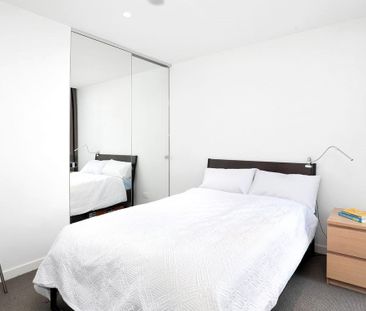 CONTEMPORARY COMFORT IN OAKLEIGH - Photo 3