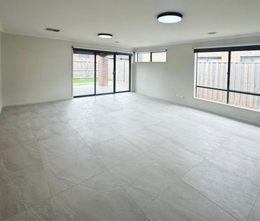 Spacious 4-Bedroom Home with Alfresco Entertaining! APPLICATIONS NO... - Photo 3