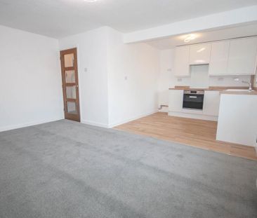 2 bedroom maisonette to rent - Photo 1