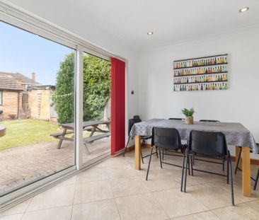 6 bedroom semi-detached house to rent - Photo 2