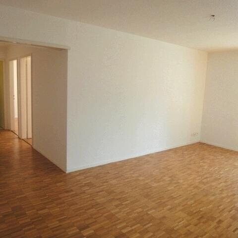 3-room apartment on the 2nd floor with balcony - Photo 1