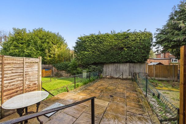 2 bedroom House in Fotherby Court, Berkshire - Photo 1