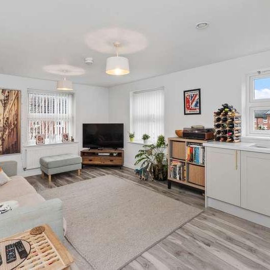 Partington Square, Runcorn, WA7 - Photo 1