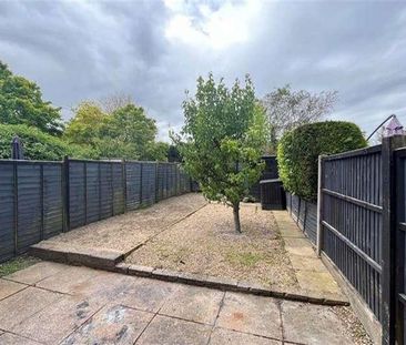 Hatch Warren, Basingstoke, RG22 - Photo 3