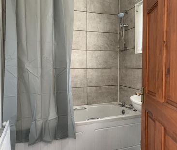 2 bed Terraced - To Let - Photo 6