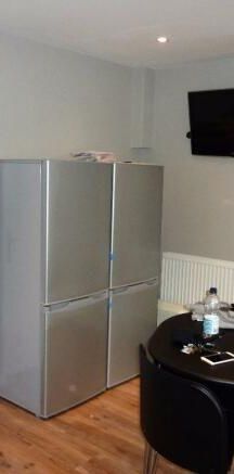 1 bedroom in a house share to rent - Photo 1