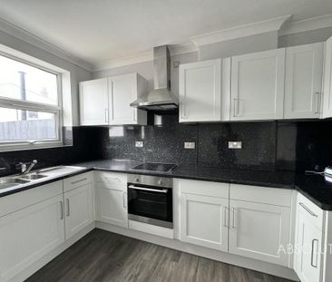 2 bedroom flat to rent - Photo 6