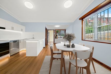 162 Mount Street, Coogee NSW 2034 - House For Rent | Domain - Photo 3