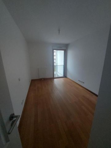 Location Appartement 5 pièces 114m² LORMONT 33310 - Photo 2