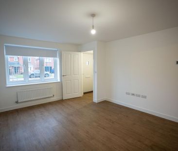 3 bedroom semi-detached house to rent - Photo 2