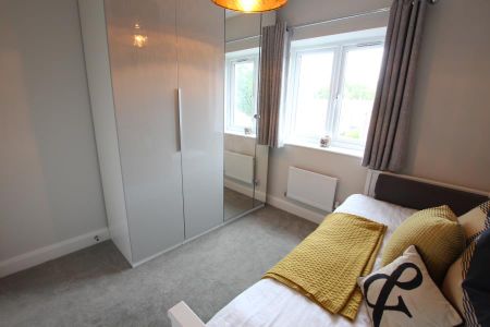 Connaught Road, Woking, Surrey, GU24 - Photo 2