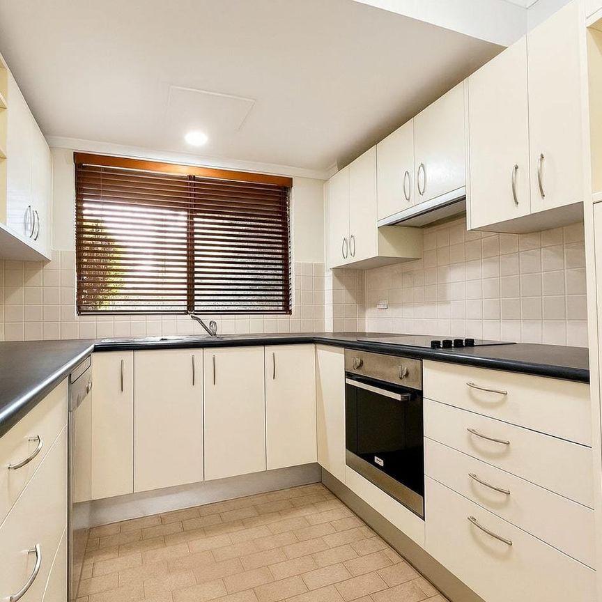 Well Appointed Townhouse - Photo 1