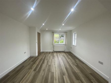 4 bedroom detached house to rent - Photo 4