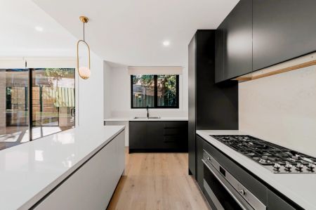 4 Bed, 3 Bath - Photo 5