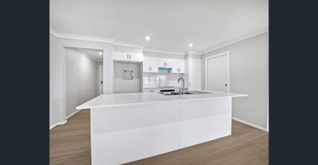 Spacious Family Home in Prime Location - Photo 5