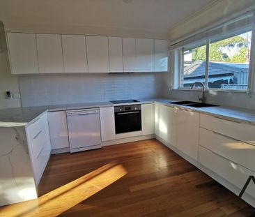 Large family home *OPEN FOR INSPECTION WEDNESDAY 15TH OF JAN AT 3:4... - Photo 5