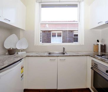 Two Bedroom Apartment & Separate Study - Photo 6