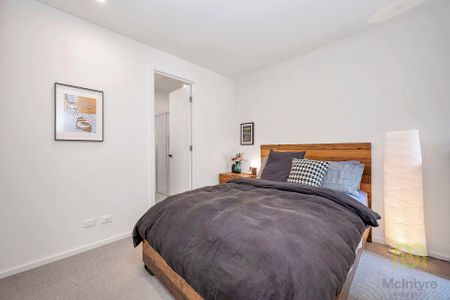 Modern 2-Bedroom Furnished North Facing Apartment! - Photo 4