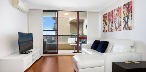 Stylish and contemporary apartment in a great location - Photo 2