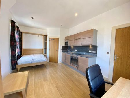 1 bedroom Flat To Let - Photo 4