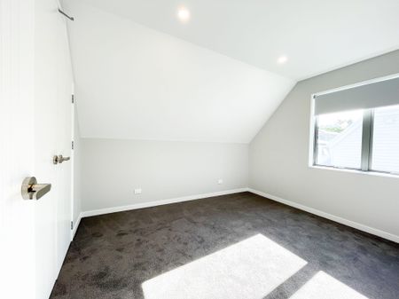 4 Bedrooms on Dexter Ave - Photo 3