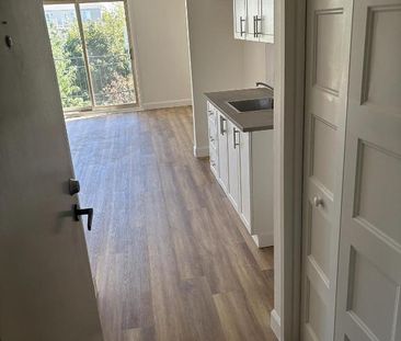 À louer – 3 ½ rénové au complet - Photo 3