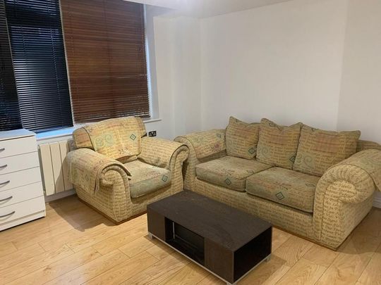 Studio to rent - Photo 1