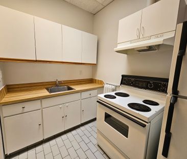 For Lease - 516 Yonge Street Unit# 6, Toronto, Ontario - Photo 3