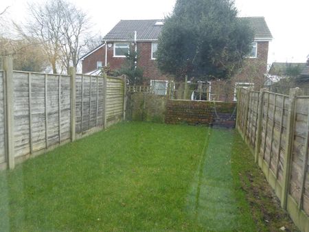 2 bedroom terraced house to rent - Photo 2