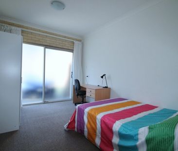 7-bedroom shared house / townhouse, Gameau Rd - Photo 3