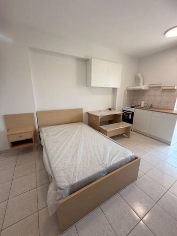 Studio/Γκαρσονιέρα για ενοικίαση Παντοκράτορος - Αρχαίο Ωδείο (Πάτρα) - Photo 3
