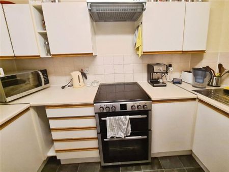 1 bedroom flat to rent - Photo 4