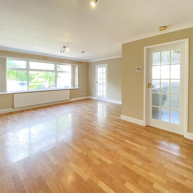 3 bedroom detached bungalow to rent - Photo 1