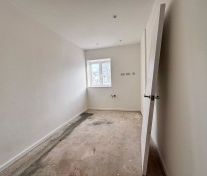 3 bed Flat for Rent - Photo 2