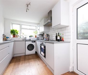 2 bedroom terraced house to rent - Photo 4