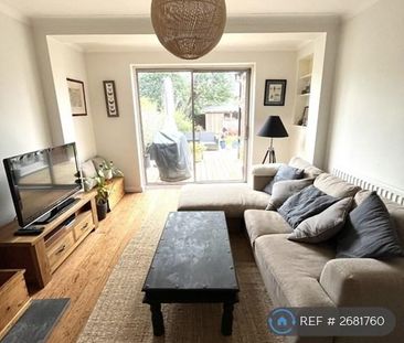 1 bedroom in a house share to rent - Photo 2
