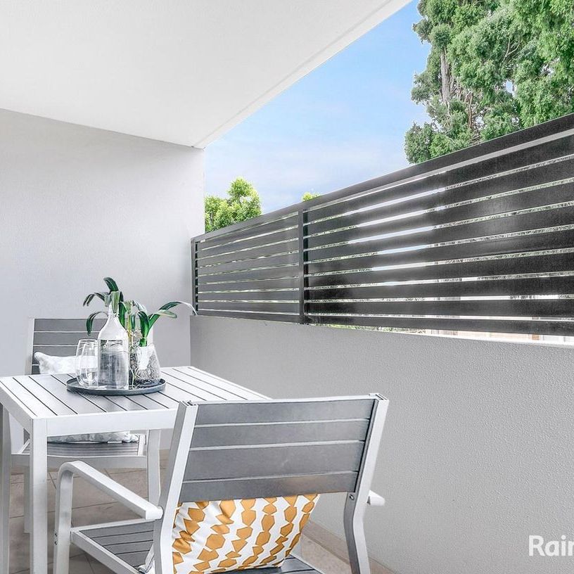 Modern Comfort Meets City Convenience - Photo 1