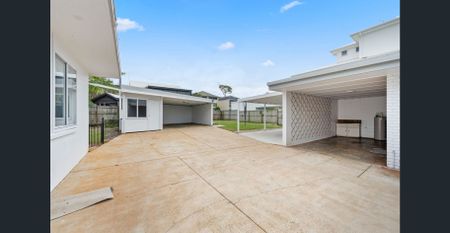 Newly Renovated Waterfront Unit - Photo 5