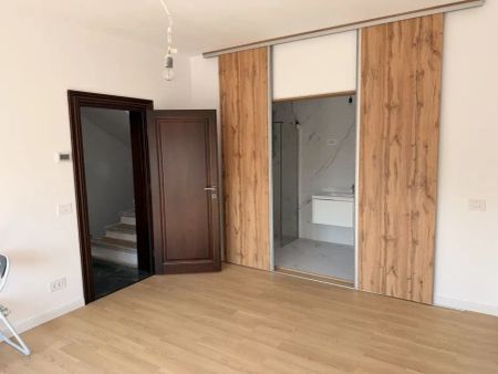 Proprietar Vila premium 210mp. utili sector 3 ideala Clinica Medicala/Estetica/Stomatologie/curte si parcari private/etc. - Fotografie 3