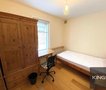 4 bedroom terraced house to rent - Photo 5